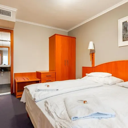 فندق Szonyi Garden Pest 3*