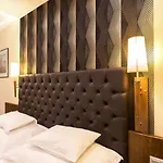 Szonyi Garden Pest 3*