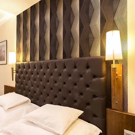 Szonyi Garden Pest 3*
